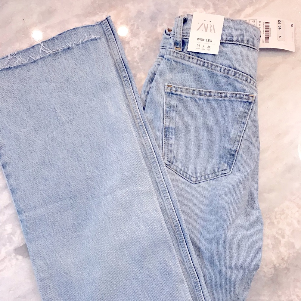 NWT👖Zara High Rise Wide Leg Denim Raw Hem Size 4
